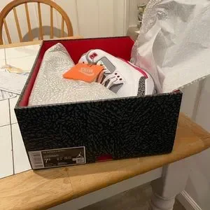 Jordan | Shoes | Jordan Retro 3 Redwhite 75men | Poshmark display picture 1